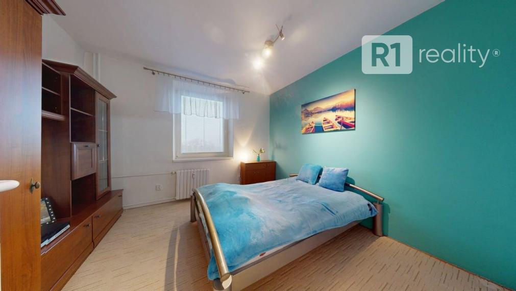 Udržiavaný 3 izbový byt, 75 m2, výťah, balkón, Piešťany pri OD PRIOR