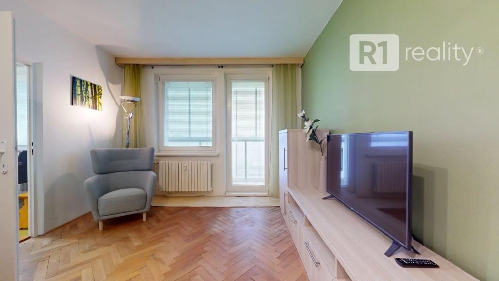 Udržiavaný 3 izbový byt, 75 m2, výťah, balkón, Piešťany pri OD PRIOR