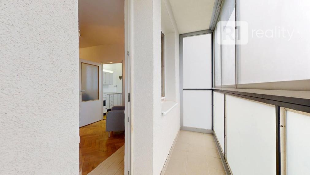 Udržiavaný 3 izbový byt, 75 m2, výťah, balkón, Piešťany pri OD PRIOR