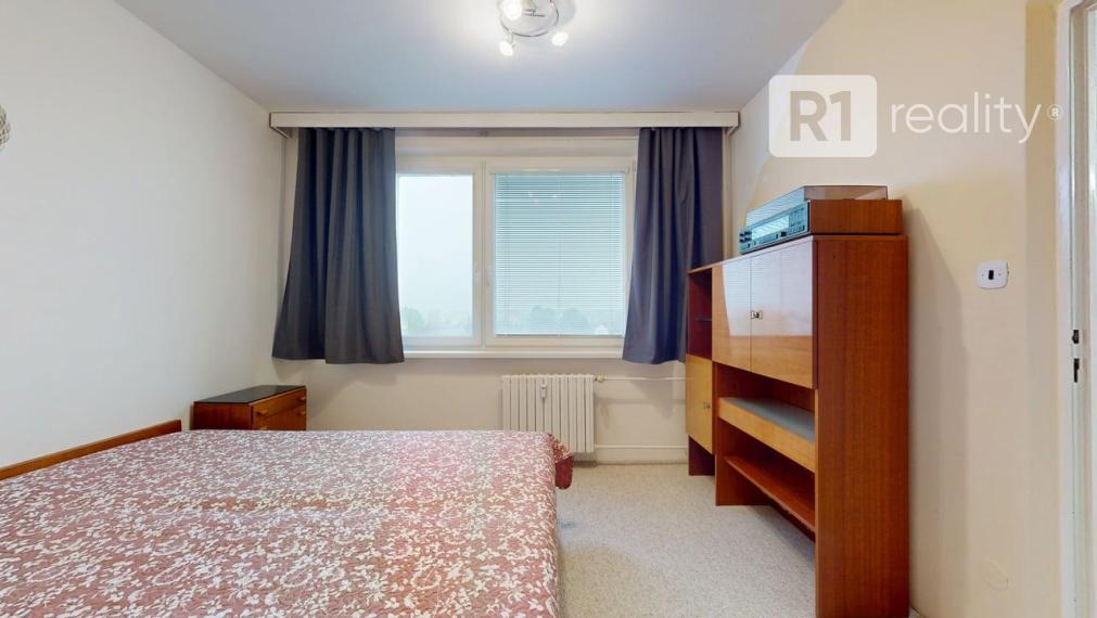 Udržiavaný 3 izbový byt, 75 m2, výťah, balkón, Piešťany pri OD PRIOR