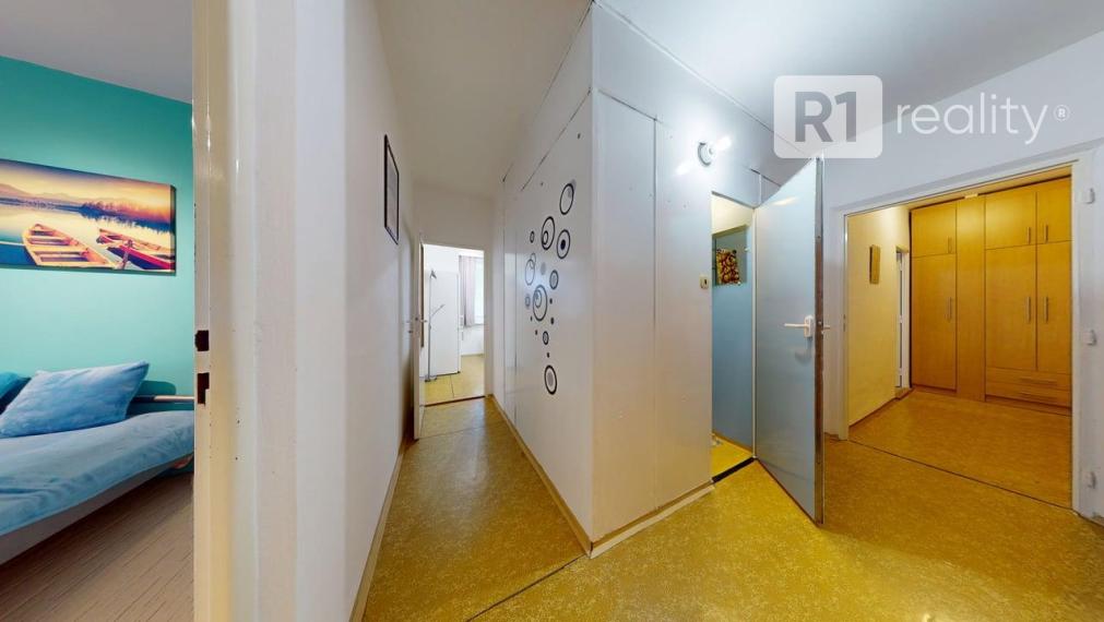 Udržiavaný 3 izbový byt, 75 m2, výťah, balkón, Piešťany pri OD PRIOR