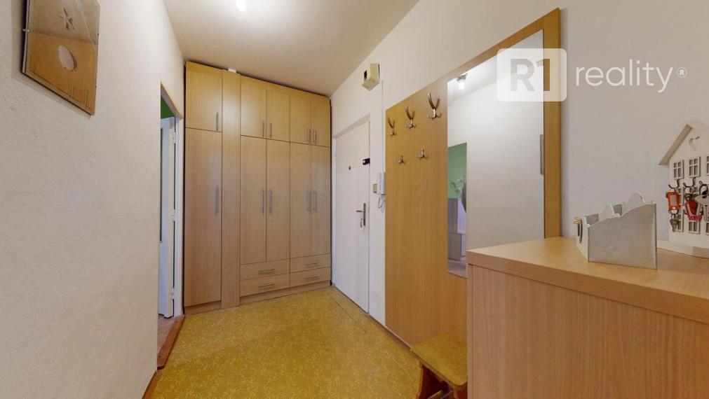 Udržiavaný 3 izbový byt, 75 m2, výťah, balkón, Piešťany pri OD PRIOR