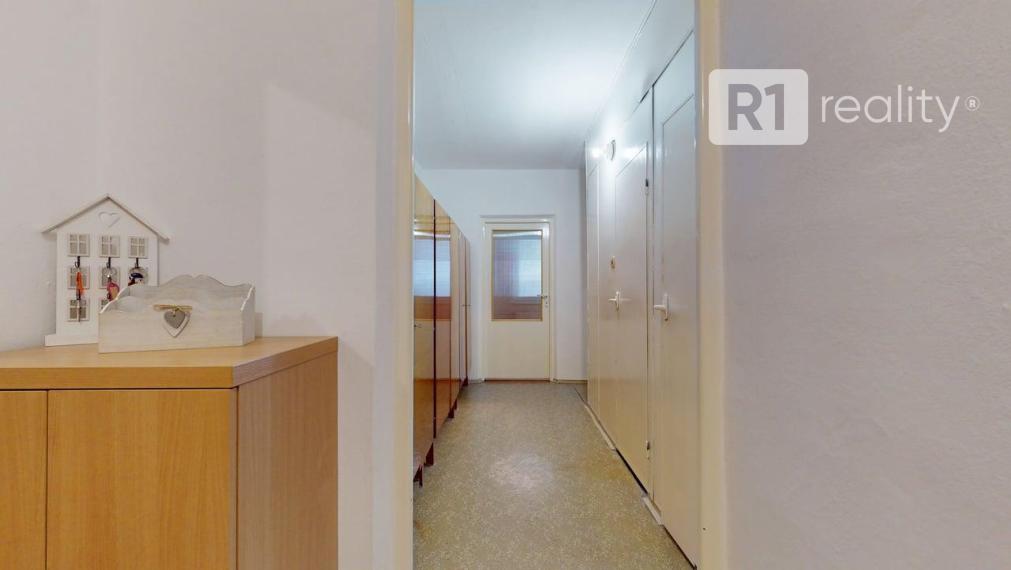 Udržiavaný 3 izbový byt, 75 m2, výťah, balkón, Piešťany pri OD PRIOR