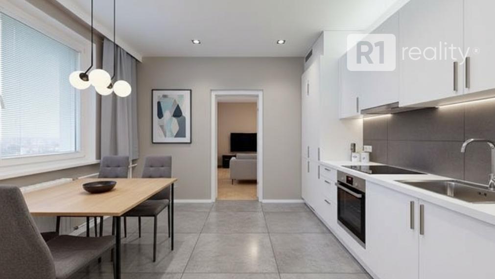 Priestranný 3 izbový byt, 75 m2, výťah, balkón, Piešťany pri OD PRIOR