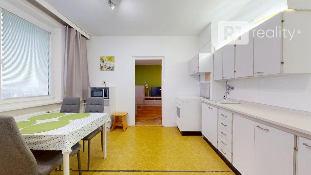 Priestranný 3 izbový byt, 75 m2, výťah, balkón, Piešťany pri OD PRIOR