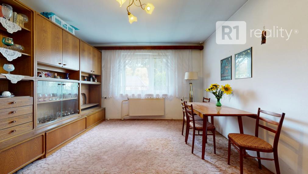 Rodinný dom s veľkým pozemkom 1779 m2 / Vaďovce pri Starej Turej