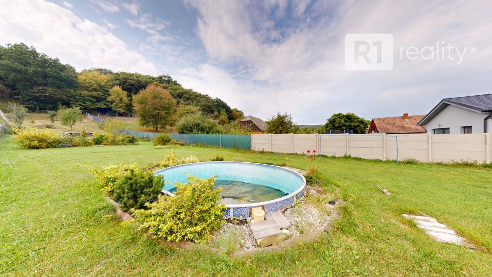 Rodinné bývanie na úžasnom pozemku 1779 m2 / Vaďovce pri Starej Turej