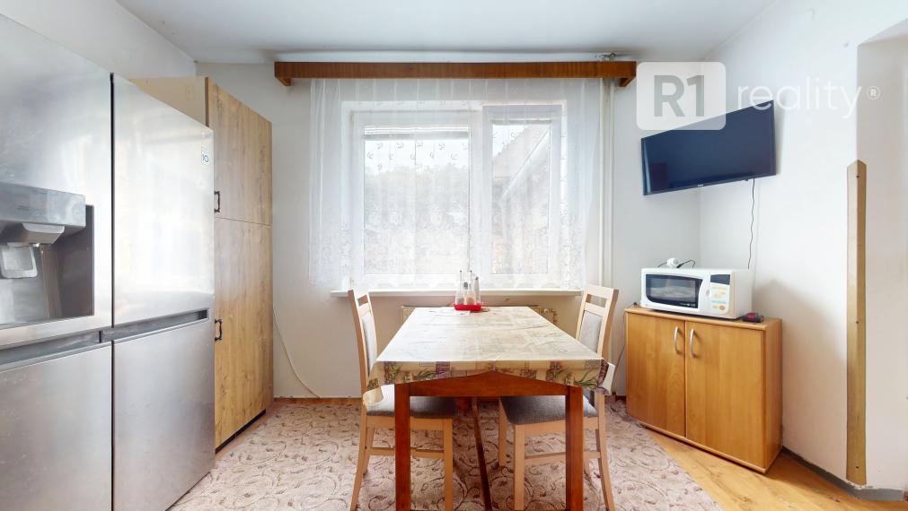 Rodinné bývanie na úžasnom pozemku 1779 m2 / Vaďovce pri Starej Turej