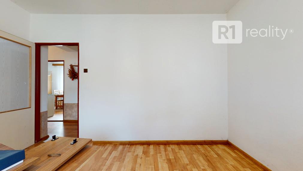 Rodinné bývanie na úžasnom pozemku 1779 m2 / Vaďovce pri Starej Turej