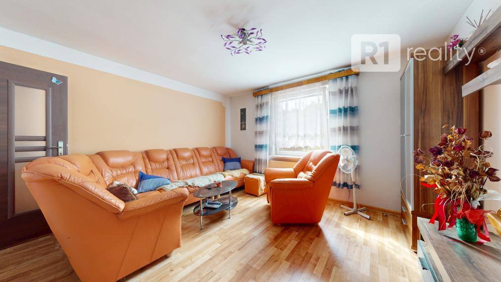 Rodinné bývanie na úžasnom pozemku 1779 m2 / Vaďovce pri Starej Turej