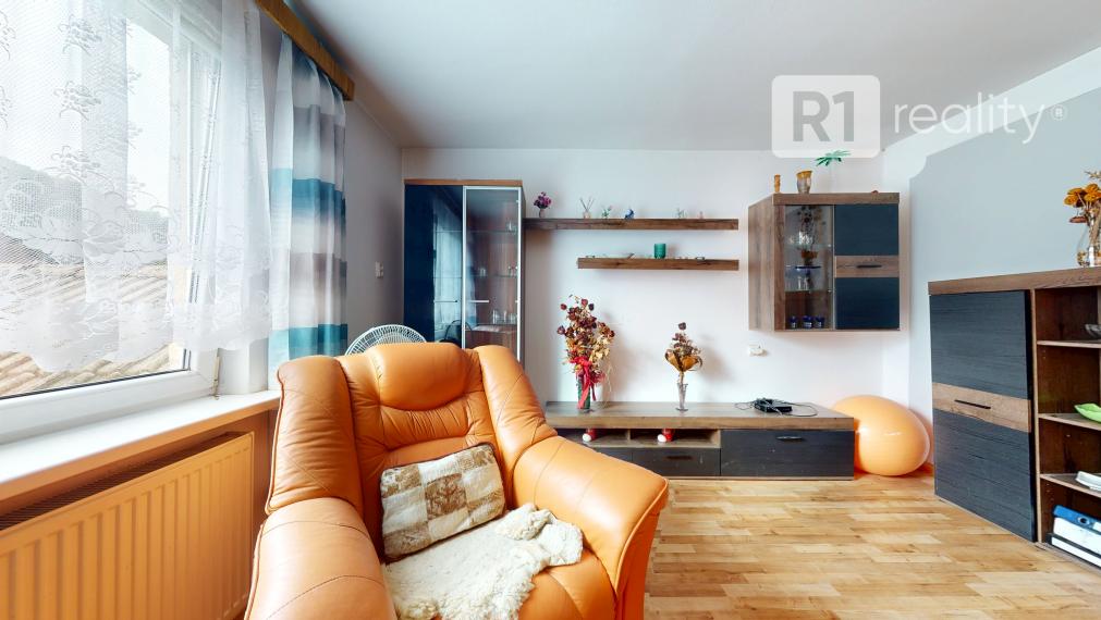 Rodinné bývanie na úžasnom pozemku 1779 m2 / Vaďovce pri Starej Turej