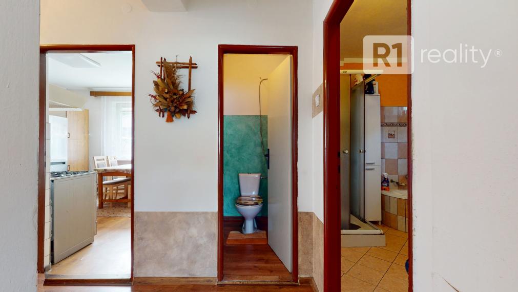 Rodinné bývanie na úžasnom pozemku 1779 m2 / Vaďovce pri Starej Turej