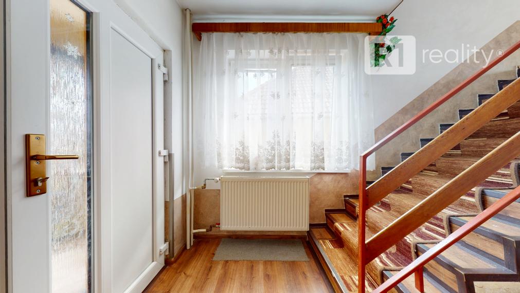 Rodinné bývanie na úžasnom pozemku 1779 m2 / Vaďovce pri Starej Turej