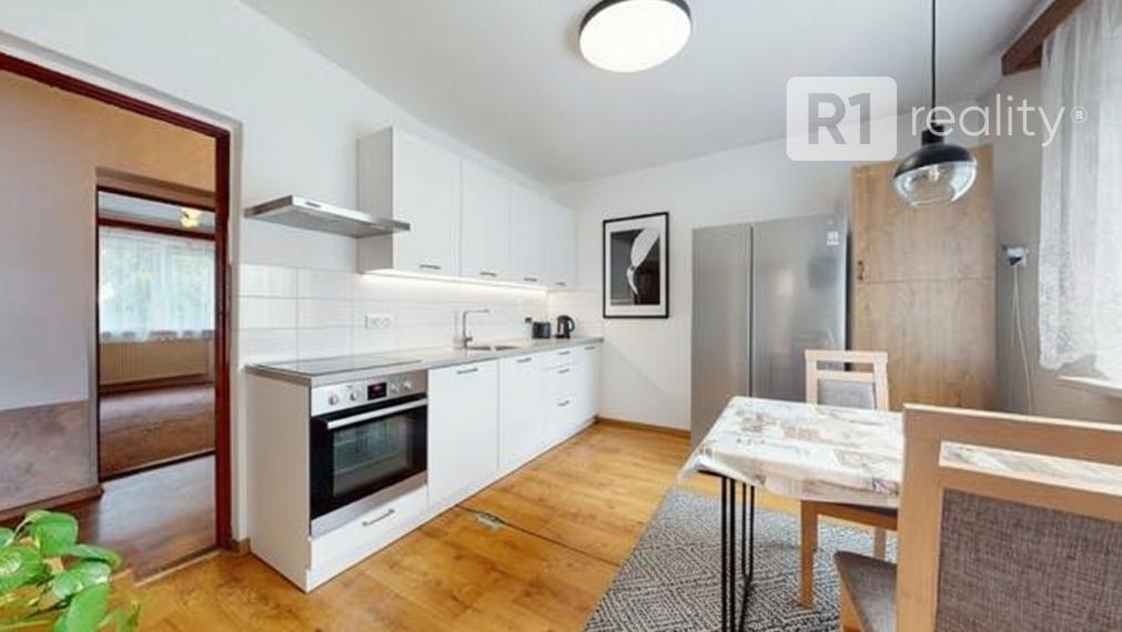 Rodinné bývanie na úžasnom pozemku 1779 m2 / Vaďovce pri Starej Turej