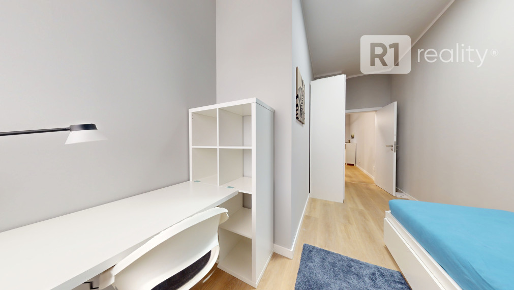 Jedinečný 3 izbový byt 64 m2+ 8 m2 balkóny + parking, Piešťany-centrum