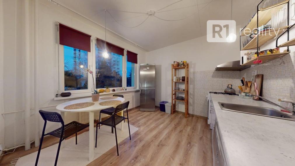 Elegantné bývanie v srdci Sásovej – 3-izbový byt na Javorníckej ulici / Banská Bystrica