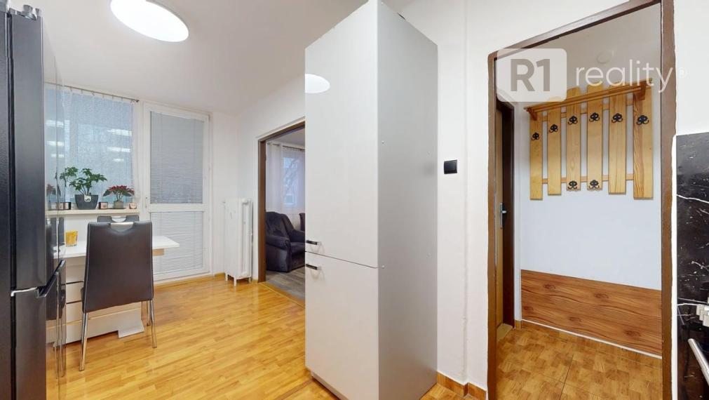 Slnečný 3-izbový byt s loggiou v pokojnej centrálnej lokalite / Stará Turá