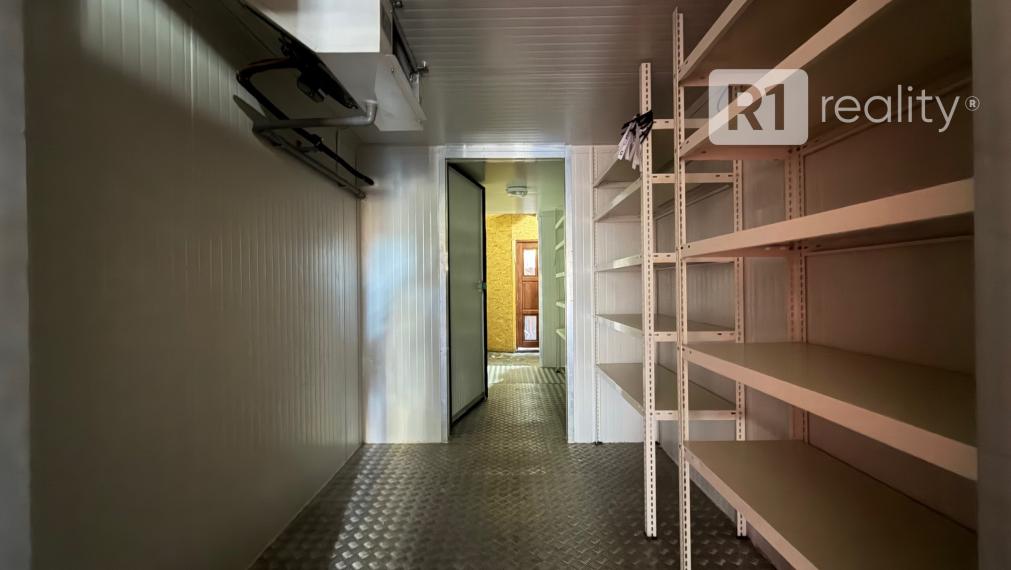 Kompletne vybavená reštaurácia KOLIBA 140 m2 + služobný byt 90 m2 na brehu jazera Sĺňava, okr.Piešťany