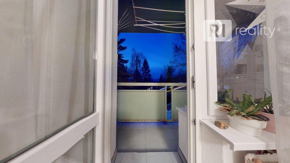 Čiastočne zariadený 3-izbový byt v TOP lokalite – Sásová, Javornícka ulica, Banská Bystrica