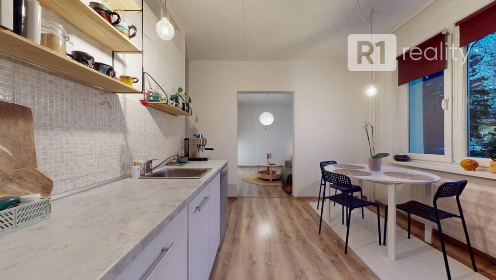 Elegantné bývanie v srdci Sásovej – 3-izbový byt na Javorníckej ulici / Banská Bystrica