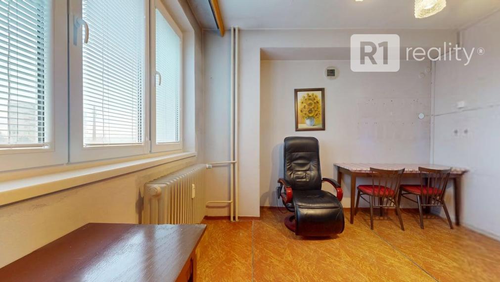 NA PREDAJ 2 izb. byt /možnosť dokúpiť garáž/ Vrbové