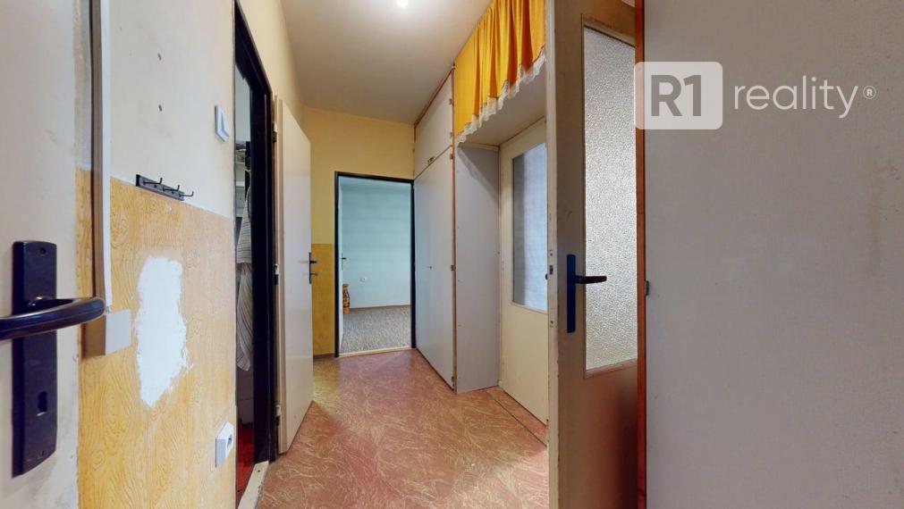 NA PREDAJ 2 izb. byt /možnosť dokúpiť garáž/ Vrbové