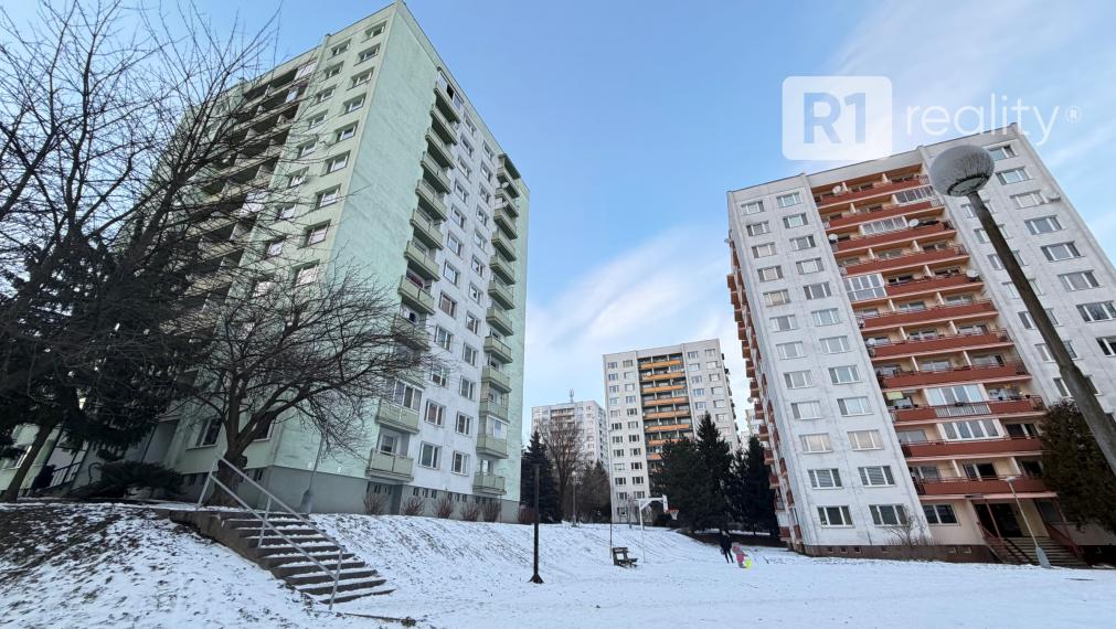 Elegantné bývanie v srdci Sásovej – 3-izbový byt na Javorníckej ulici / Banská Bystrica