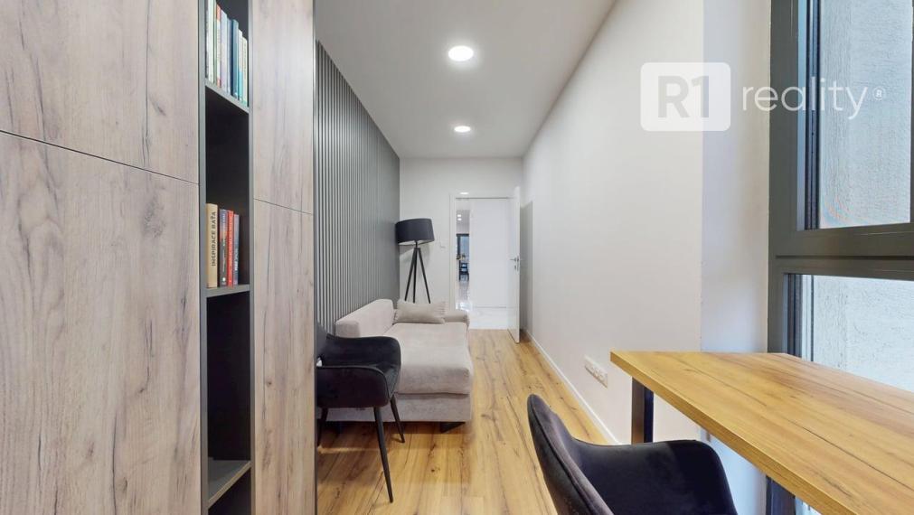 Najexkluzívnejší, zariadený apartmán (garáž, 1 x parking, pivnica) Na Lodenici / Piešťany