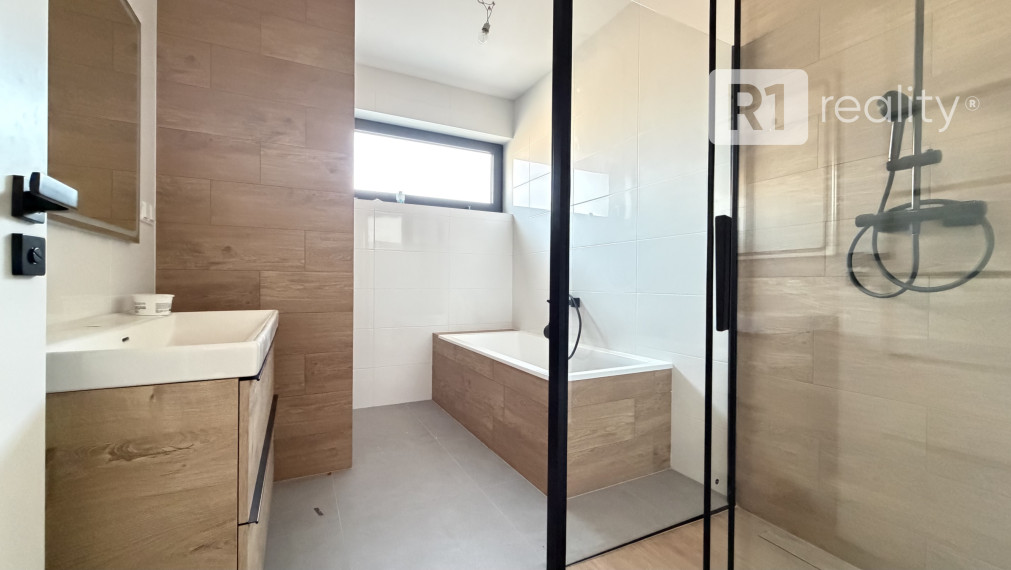 R1DOPORUČUJE / NOVOSTAVBU 4 izbový rodinný dom | Prašník pri Piešťanoch