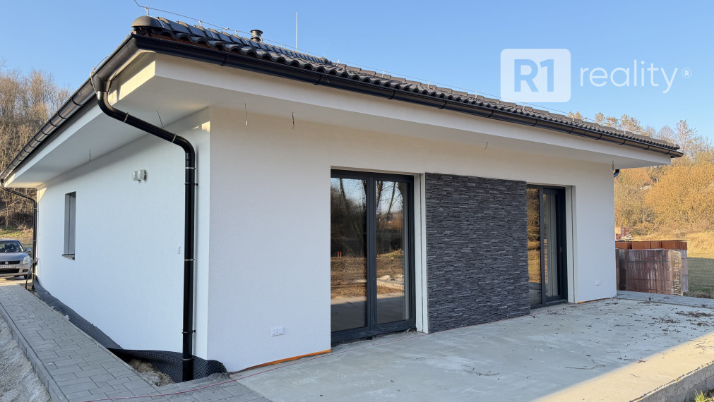 R1DOPORUČUJE / NOVOSTAVBU 4 izbový rodinný dom | Prašník pri Piešťanoch