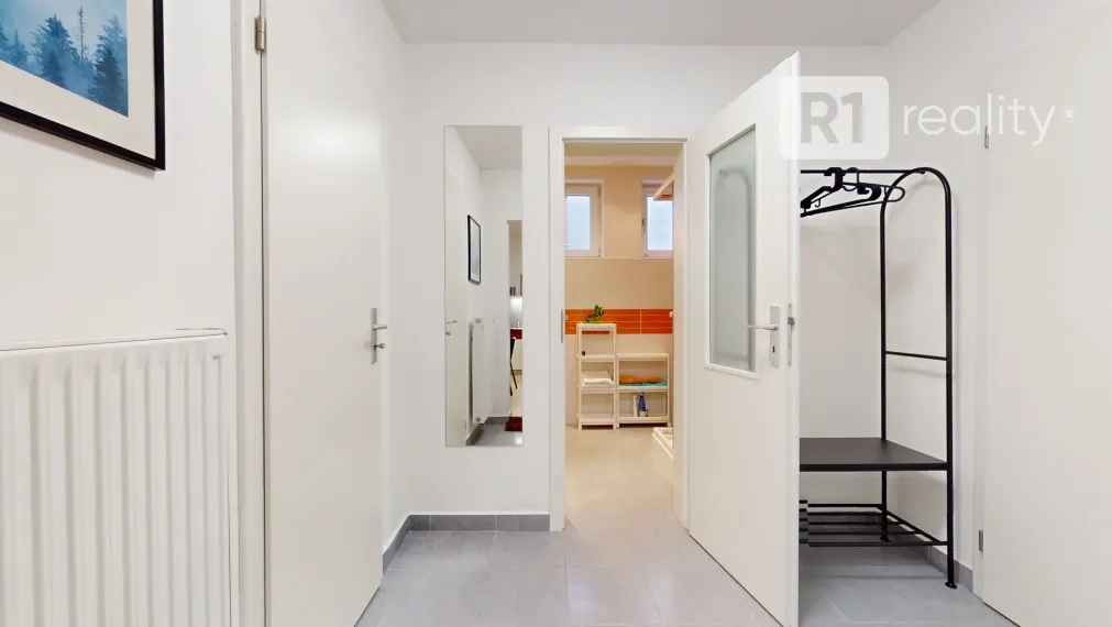 Na prenájom útulný 2 izbový byt v rodinnom dome, 64 m2 / Banka