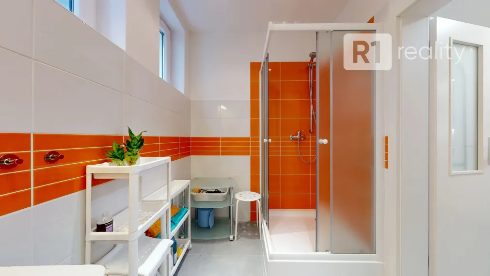 Na prenájom útulný 2 izbový byt v rodinnom dome, 64 m2 / Banka