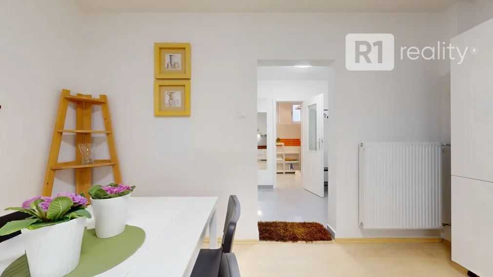 Na prenájom útulný 2 izbový byt v rodinnom dome, 64 m2 / Banka