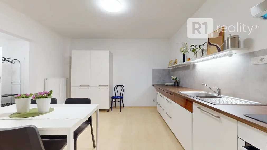 Na prenájom útulný 2 izbový byt v rodinnom dome, 64 m2 / Banka