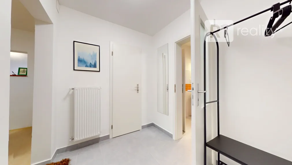 Na prenájom útulný 2 izbový byt v rodinnom dome, 64 m2 / Banka