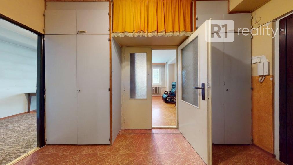 NA PREDAJ 2 izb. byt /balkón, výťah/ Vrbové