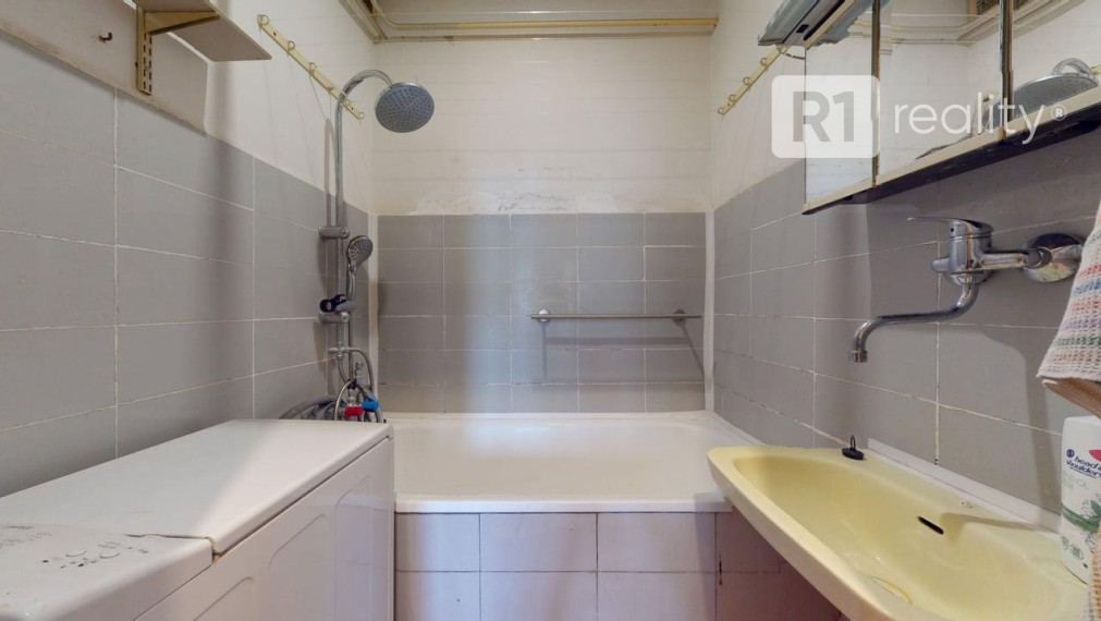 PRE VÁS 2 izb. byt /balkón, výťah/ Vrbové