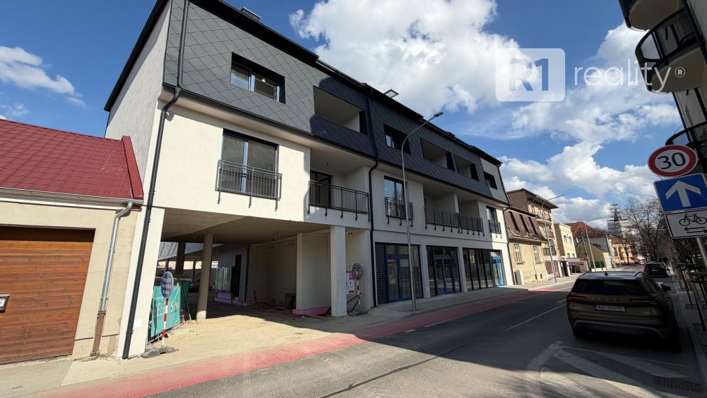 Nový obchodný priestor P1 v novostavbe Rezidencia Štúrova, centrum Piešťany