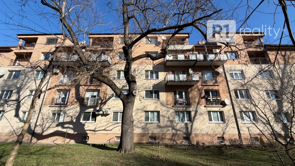 Pekný 2 izb. byt /centrum, výťah, balkón / Piešťany