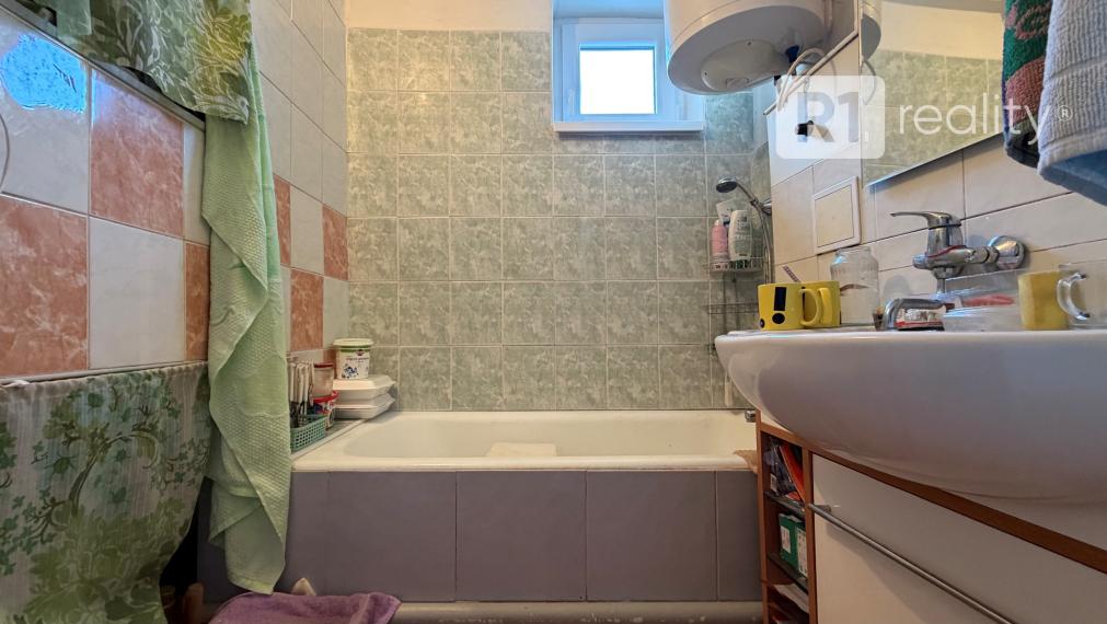 Menší rodinný domček, 64 m2, k.ú. Horné Dubovany, okres Piešťany