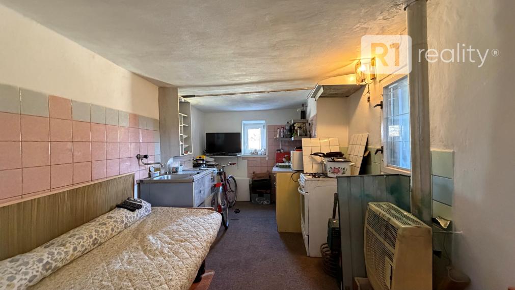 Menší rodinný domček, 64 m2, k.ú. Horné Dubovany, okres Piešťany