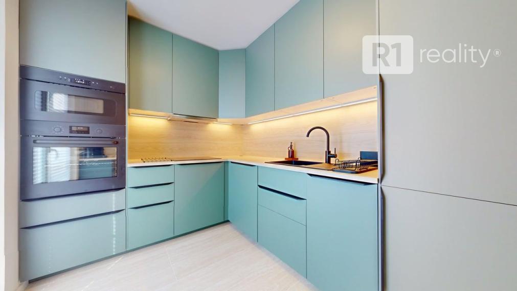 Lukratívny, zariadený 3 izb. byt /A. Dubčeka/ CENTRUM Piešťany