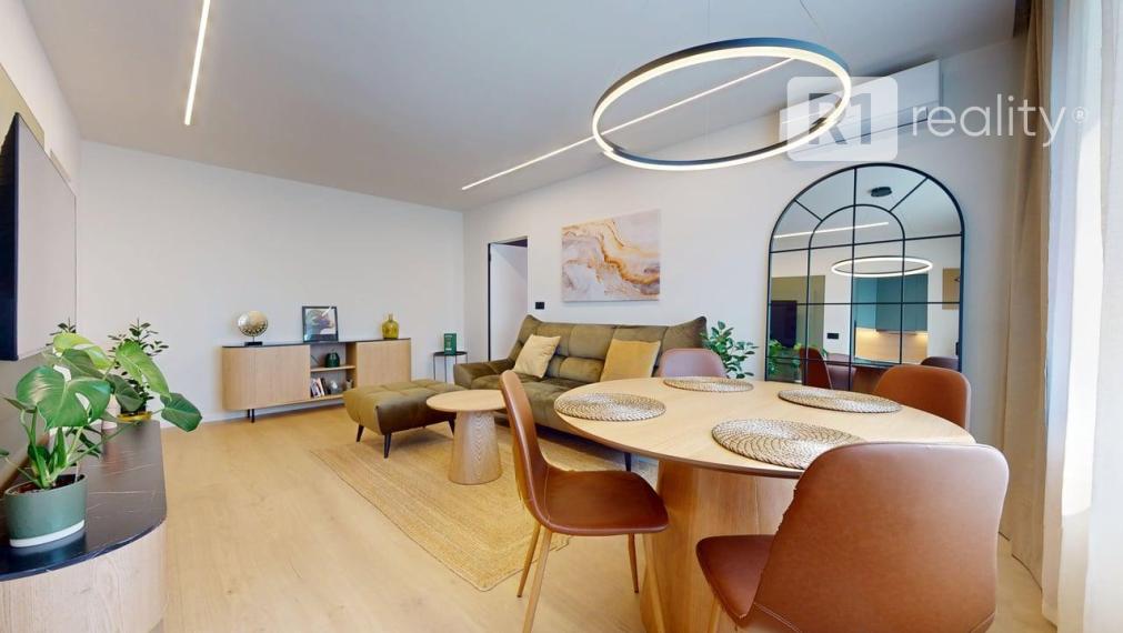 Lukratívny, zariadený 3 izb. byt /A. Dubčeka/ CENTRUM Piešťany