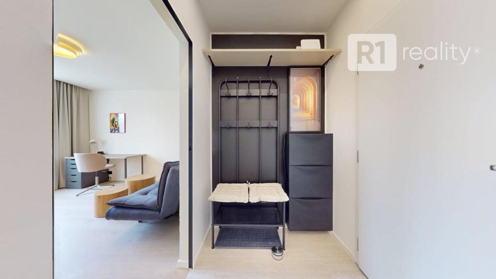 Lukratívny, zariadený 3 izb. byt /A. Dubčeka/ CENTRUM Piešťany