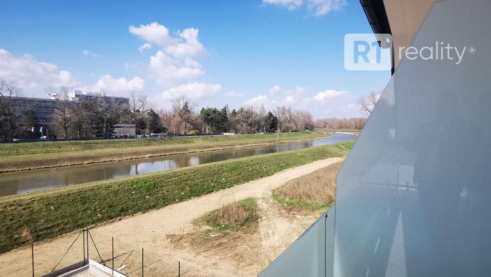 Novostavba 2 izb. byt "RiverResort" / Banka Piešťany