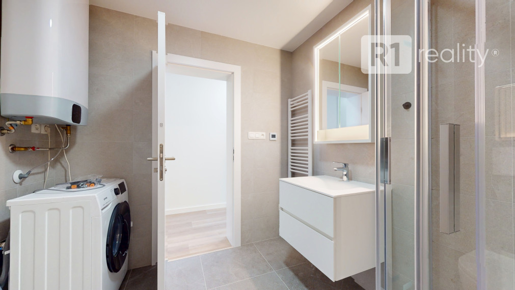 Pekný 2 izbový byt 53,2 m2 +2 x balkón, Piešťany-centrum