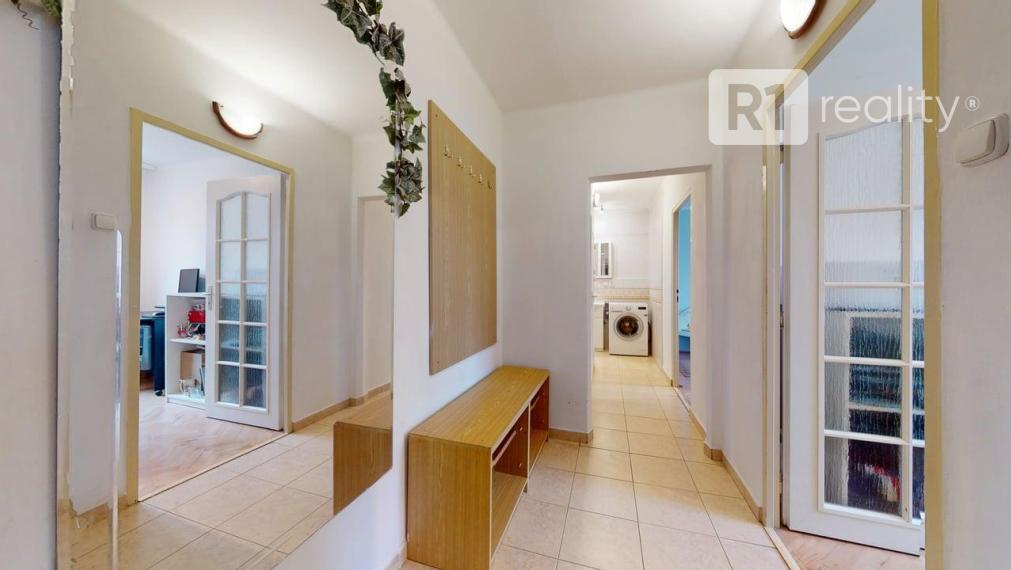 Pekný 4 izb. byt "LIPOVÁ" / balkón / Piešťany