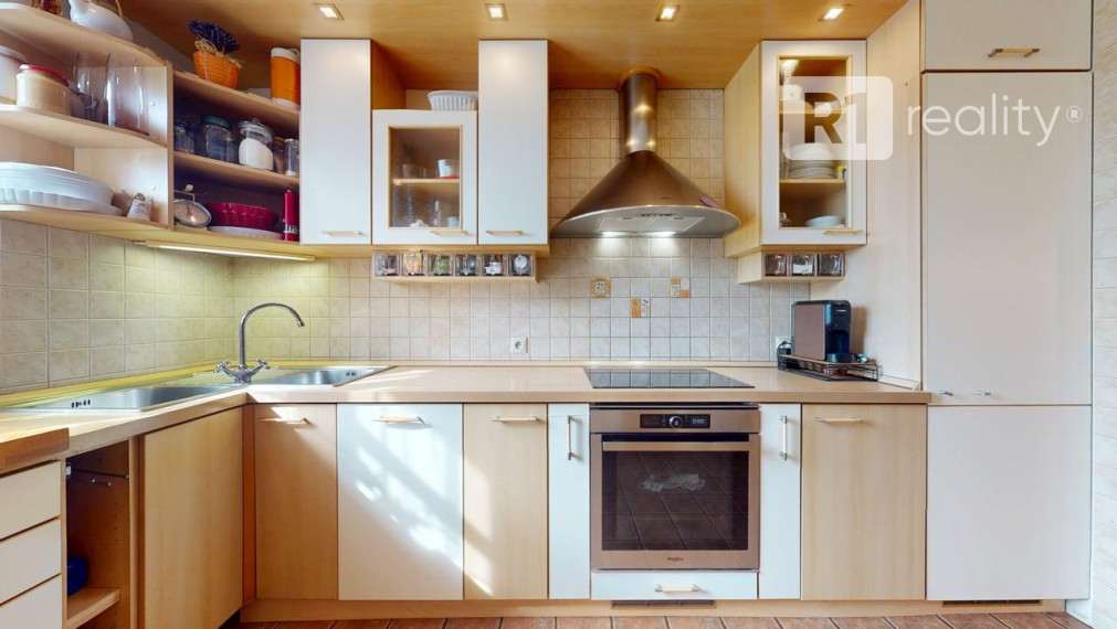 Pekný rodinný 6 izbový dom / Ratnovce pri Piešťanoch