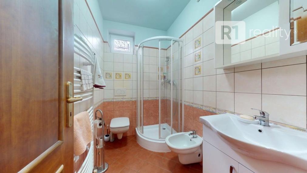 Pekný rodinný 6 izbový dom / Ratnovce pri Piešťanoch