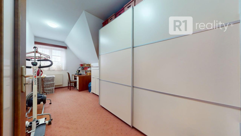 Pekný rodinný 6 izbový dom / Ratnovce pri Piešťanoch